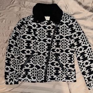 Forever 21 Heavy Jacket Fleece Lined zips up snaps Zipper pockets size Small